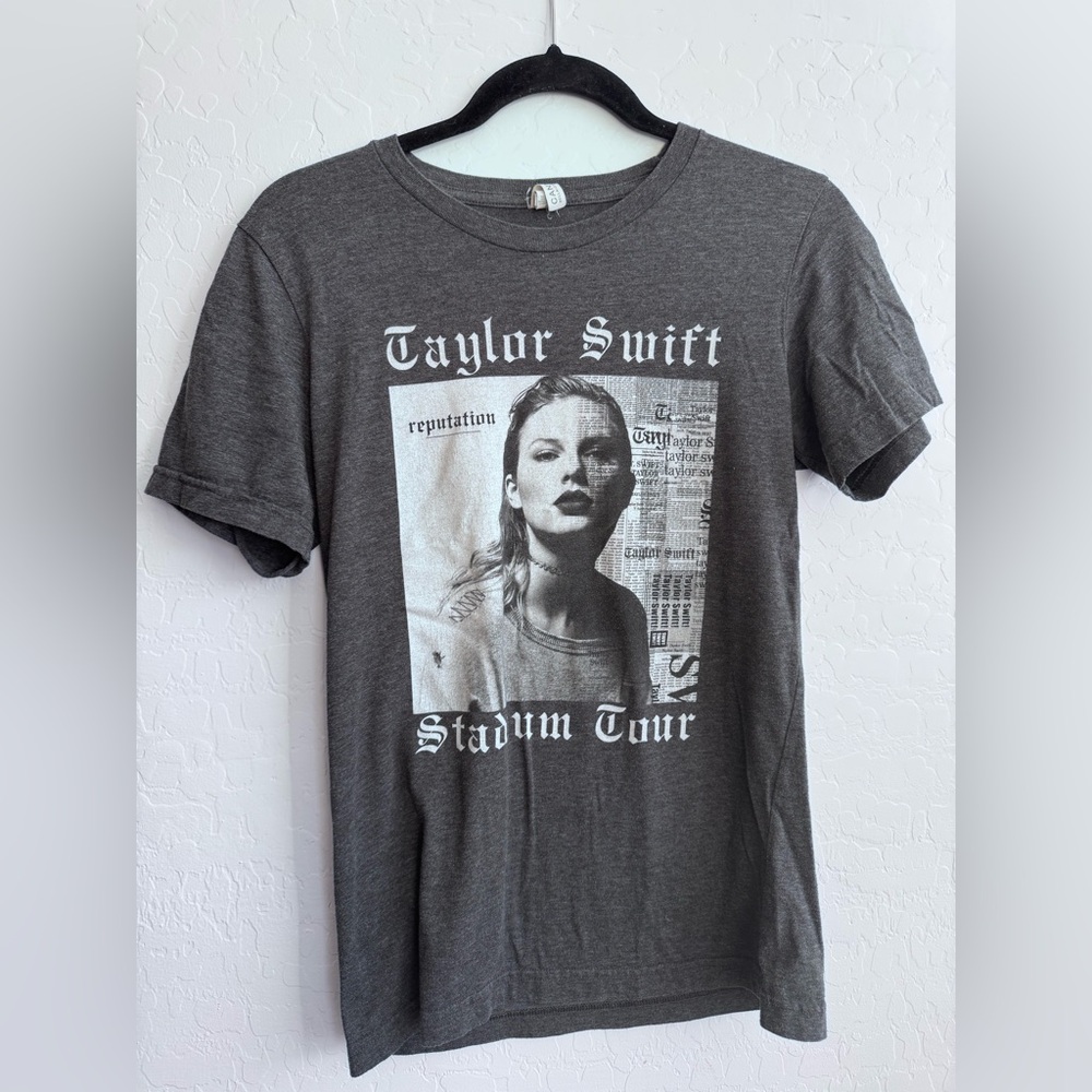 Taylor Swift Reputation Tour Shirt size S- small hole by tag- see picture